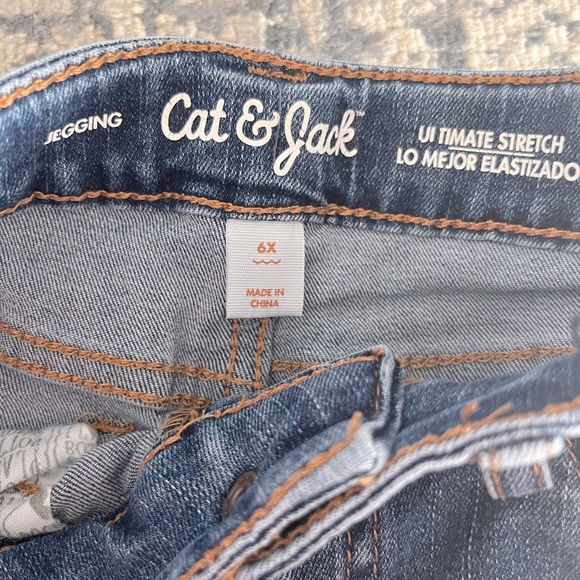 Cat & Jack rainbow embroidered jeans size 6x - Picture 2 of 3